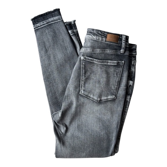 JUDY BLUE Gray Distressed Skinny Jeans - Size 11/30 - PERFECT CONDITION! - Picture 2 of 8